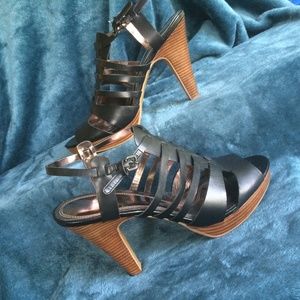 NEW Tahari black platform sandals heels